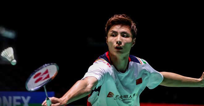 他们通过高 他们通过高